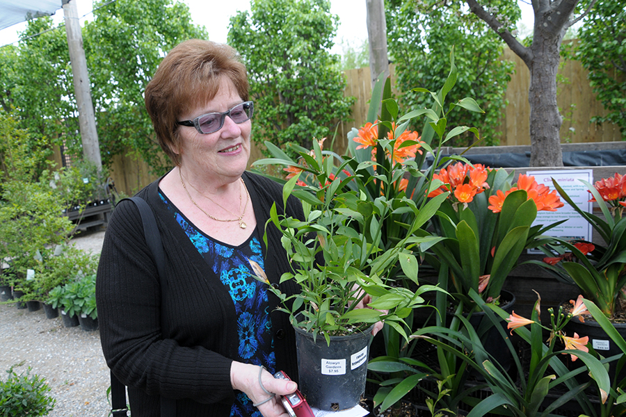 Pres Jan at the gardens